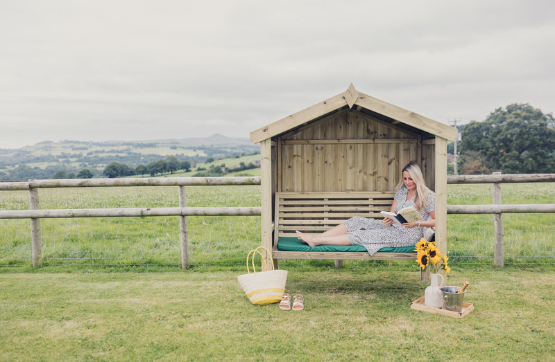 Cottage Arbour Fully Enclosed - Sits 3